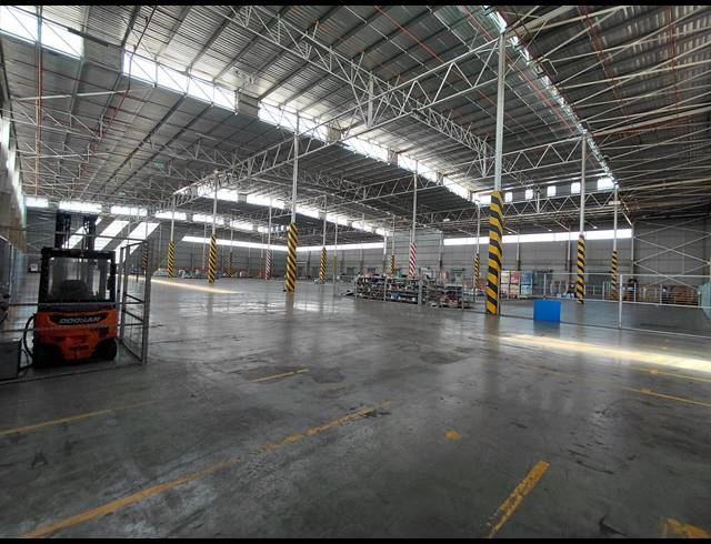 11,694M² WAREHOUSE TO LET IN CLAYVILLE